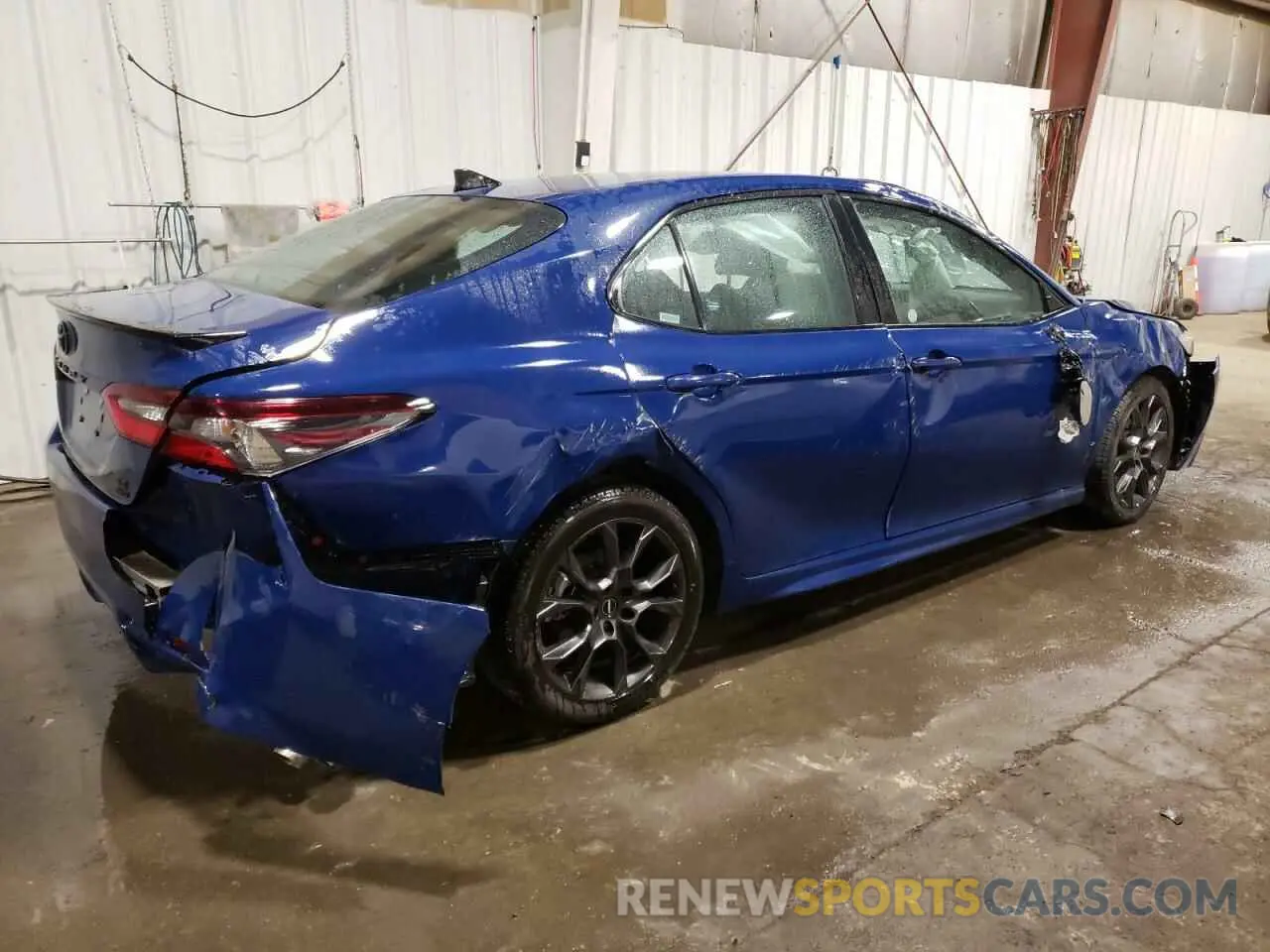 3 fotografías del automóvil dañado 4T1G11BK0RU123850 TOYOTA CAMRY 2024