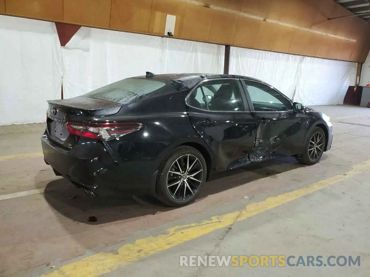 3 fotografías del automóvil dañado 4T1G11BK1RU122173 TOYOTA CAMRY 2024