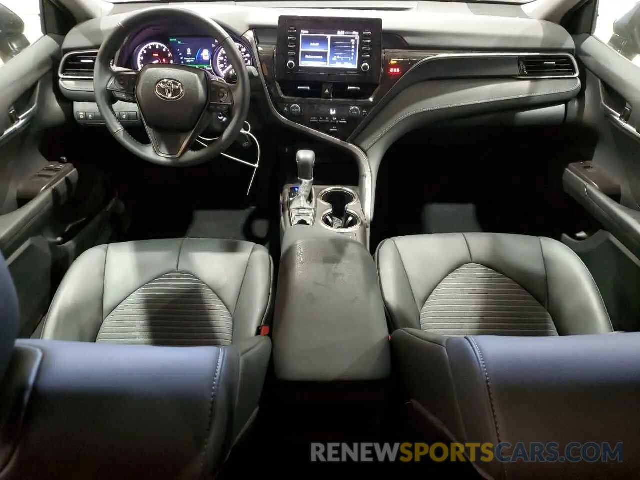 8 fotografías del automóvil dañado 4T1G11BK1RU122173 TOYOTA CAMRY 2024