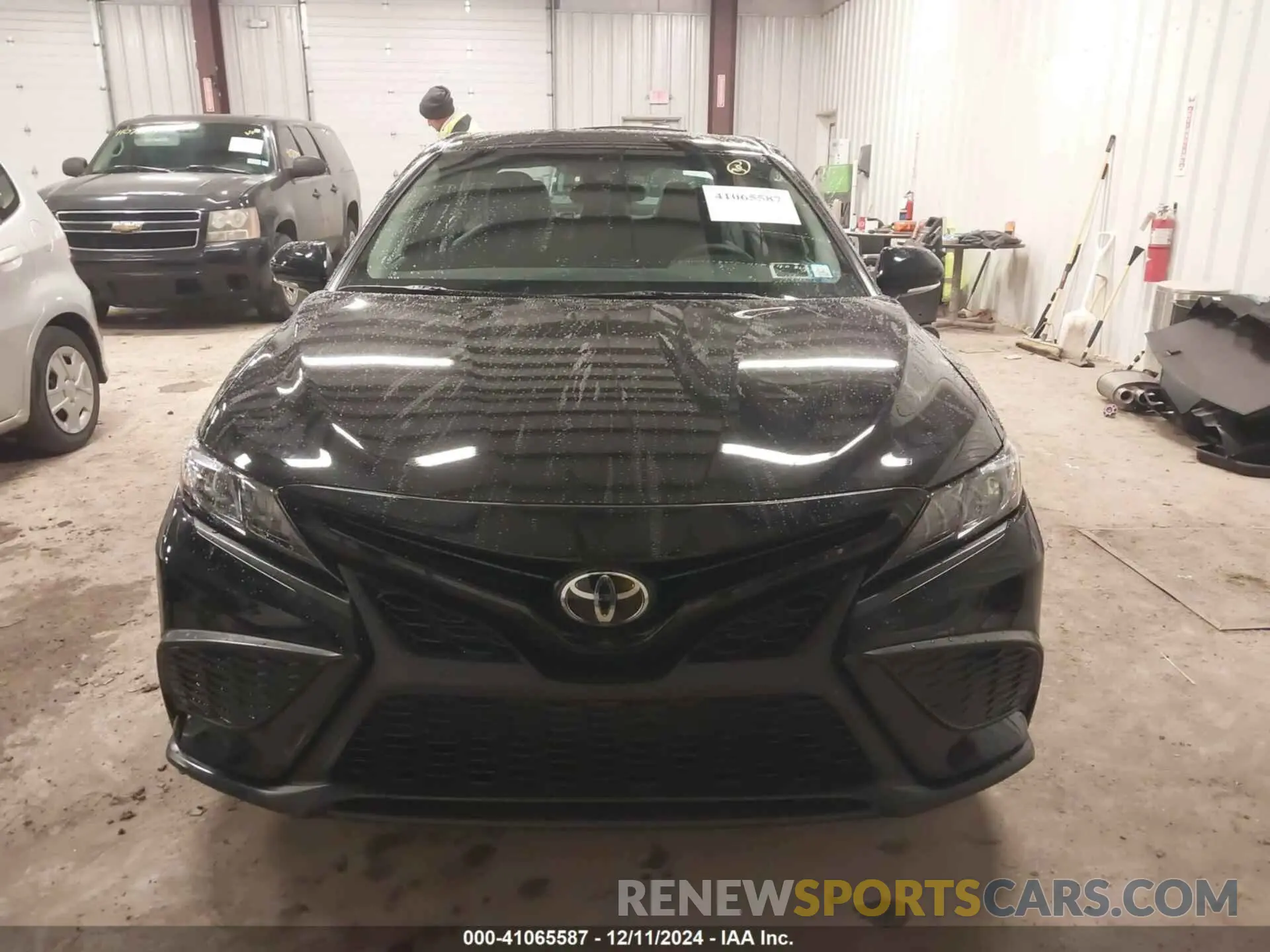 12 fotografías del automóvil dañado 4T1G11BK1RU129415 TOYOTA CAMRY 2024