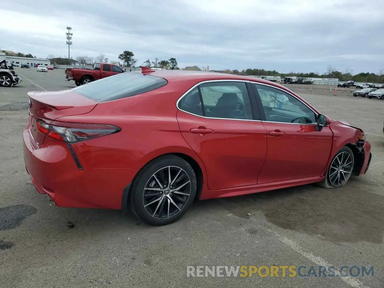 3 fotografías del automóvil dañado 4T1G11BK2RU122229 TOYOTA CAMRY 2024