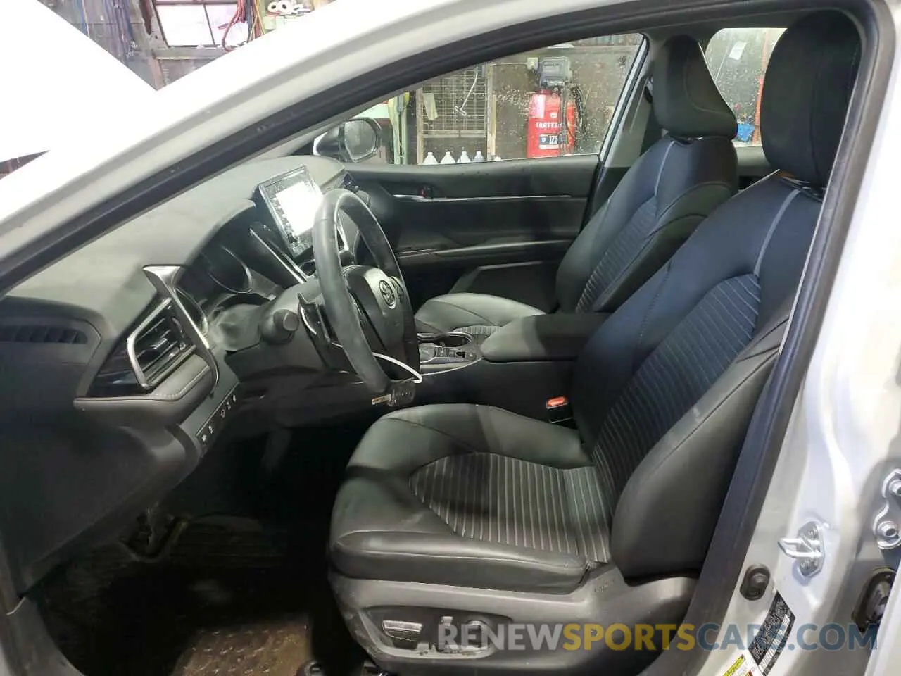 7 fotografías del automóvil dañado 4T1G11BK2RU126202 TOYOTA CAMRY 2024
