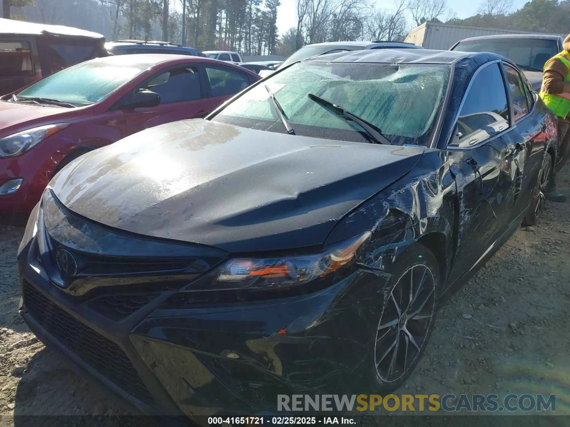 2 fotografías del automóvil dañado 4T1G11BK3RU109361 TOYOTA CAMRY 2024