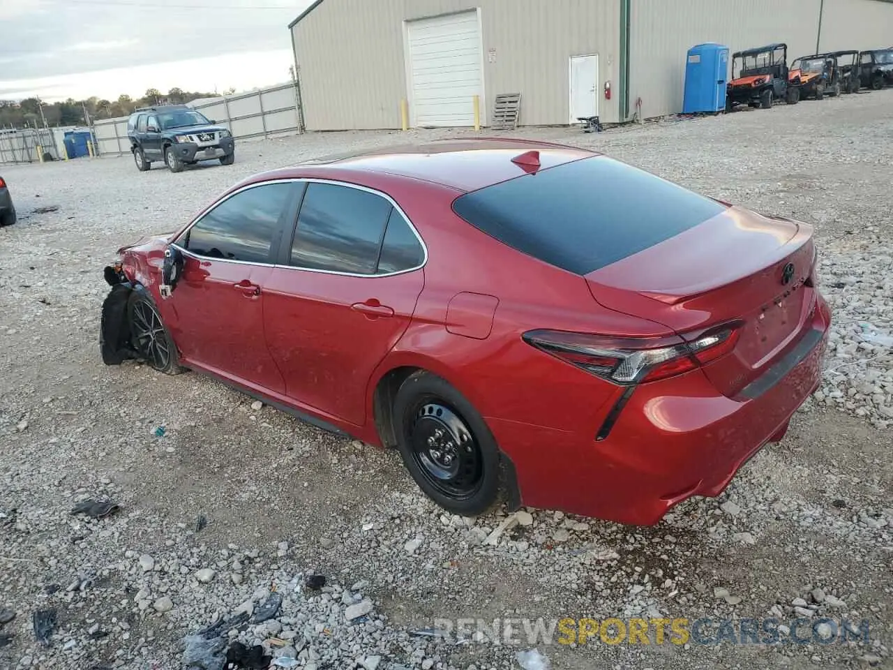 2 fotografías del automóvil dañado 4T1G11BK3RU119856 TOYOTA CAMRY 2024