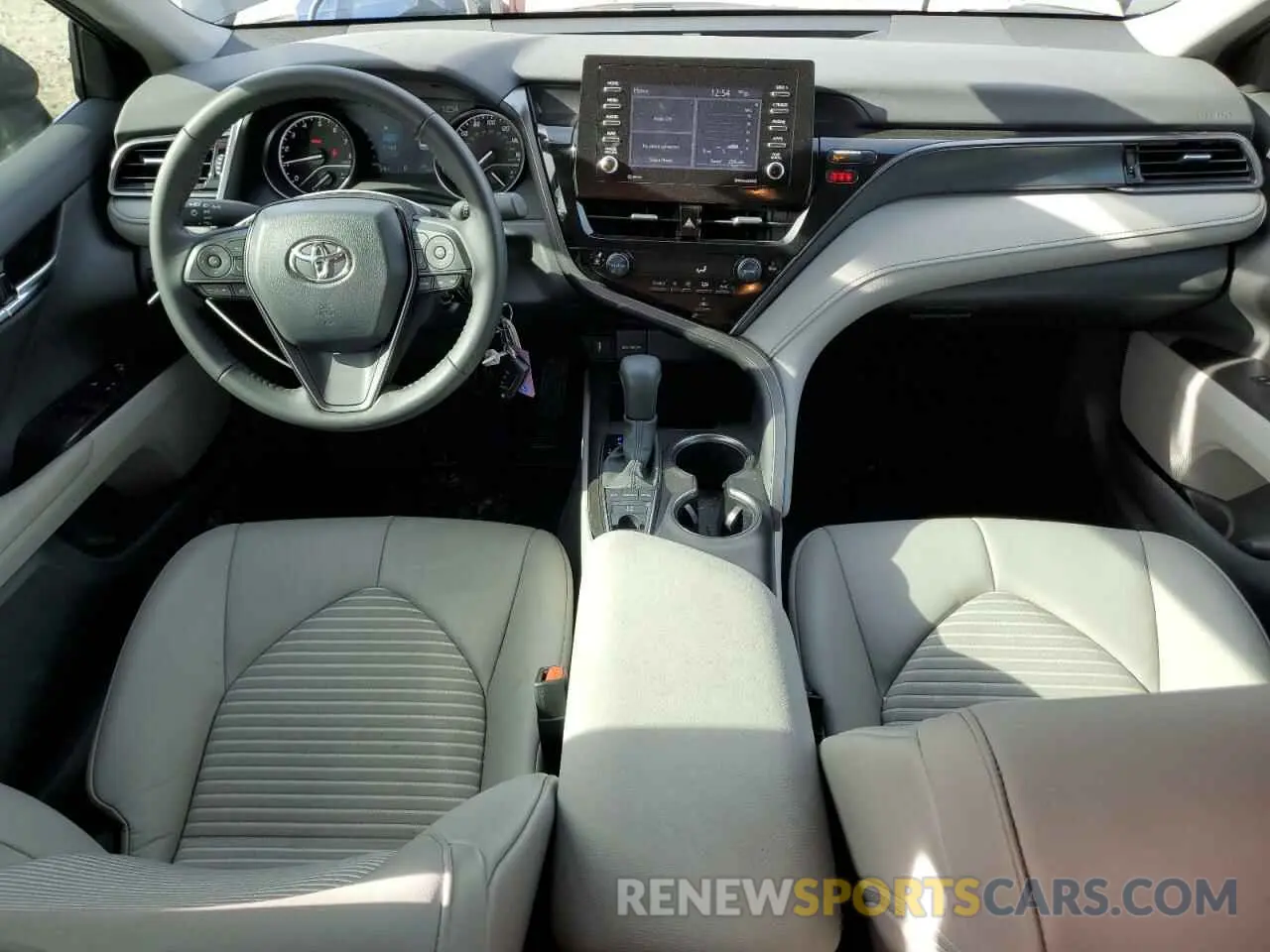 8 fotografías del automóvil dañado 4T1G11BK4RU127965 TOYOTA CAMRY 2024