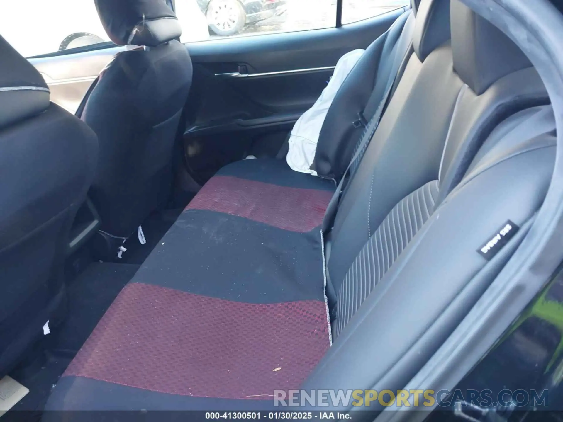 8 fotografías del automóvil dañado 4T1G11BK4RU129165 TOYOTA CAMRY 2024