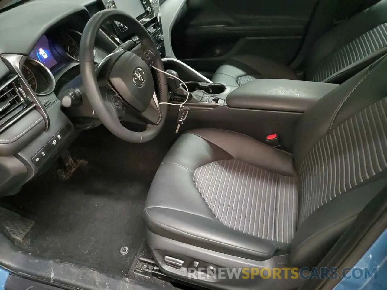 7 fotografías del automóvil dañado 4T1G11BK4RU130039 TOYOTA CAMRY 2024
