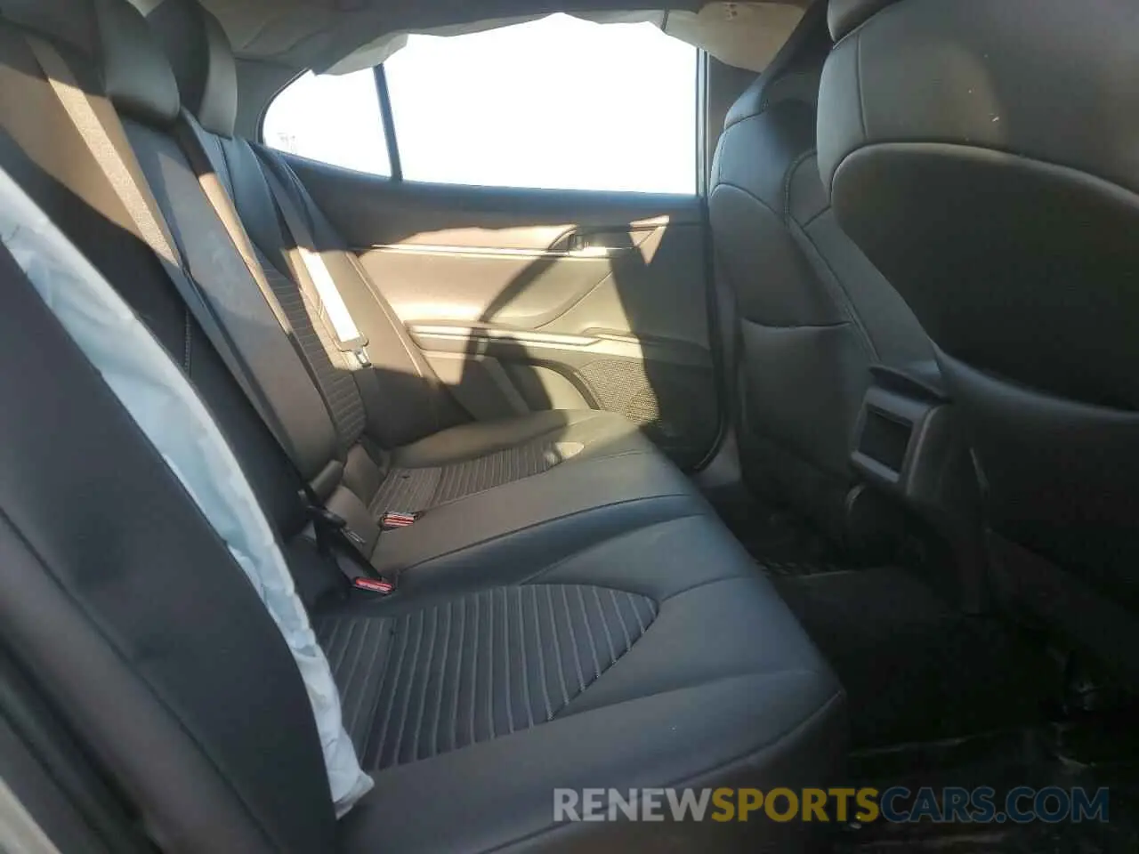 10 fotografías del automóvil dañado 4T1G11BK7RU109931 TOYOTA CAMRY 2024