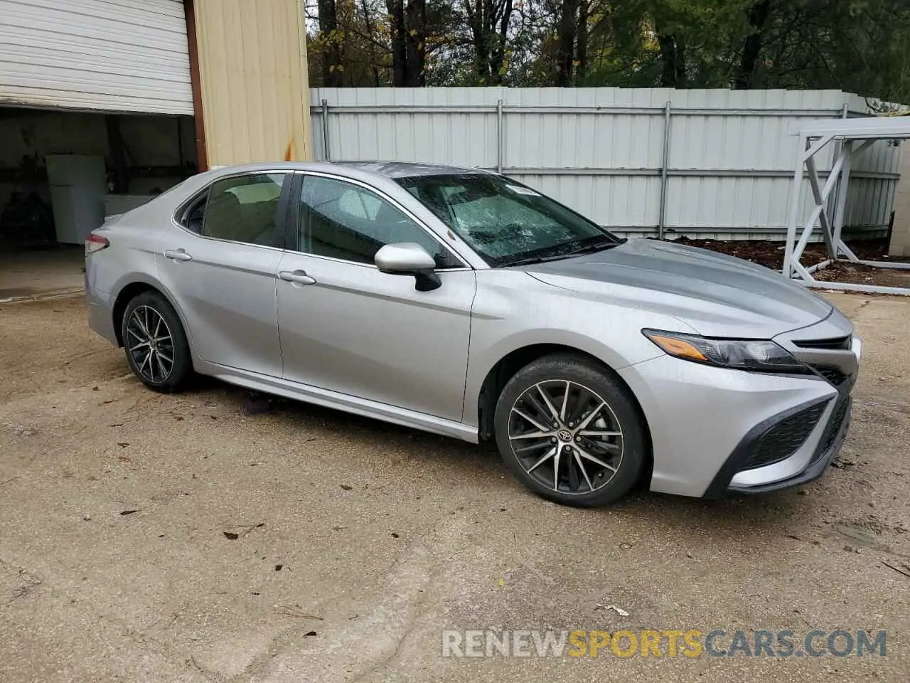 4 fotografías del automóvil dañado 4T1G11BK7RU117642 TOYOTA CAMRY 2024