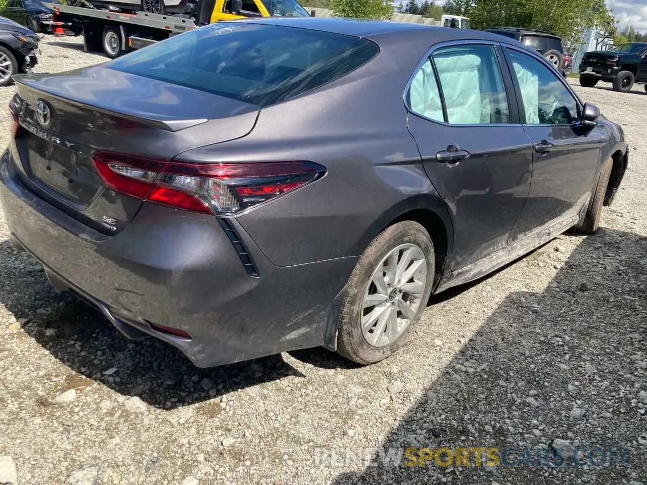3 fotografías del automóvil dañado 4T1G11BK7RU127569 TOYOTA CAMRY 2024