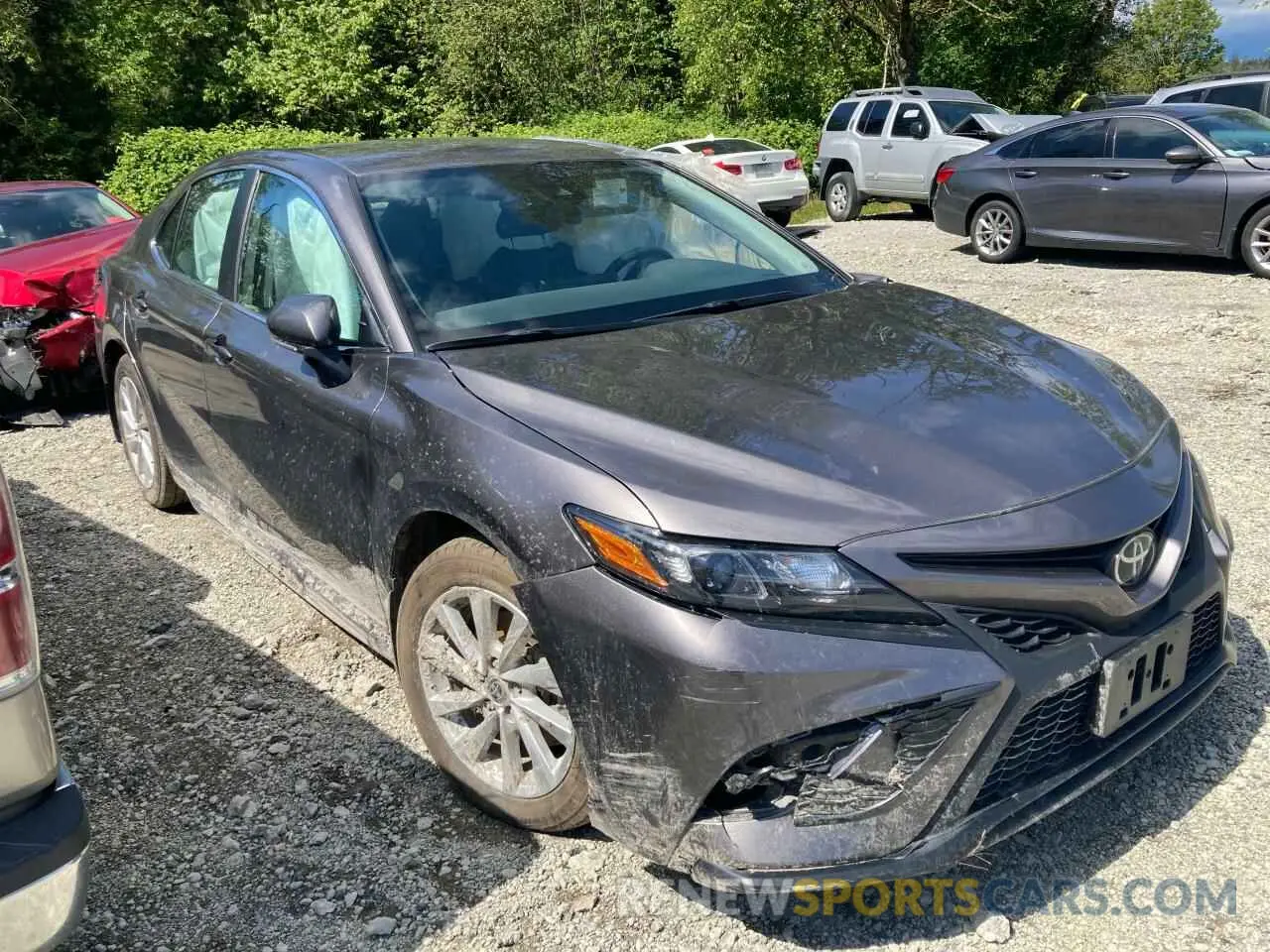 4 fotografías del automóvil dañado 4T1G11BK7RU127569 TOYOTA CAMRY 2024