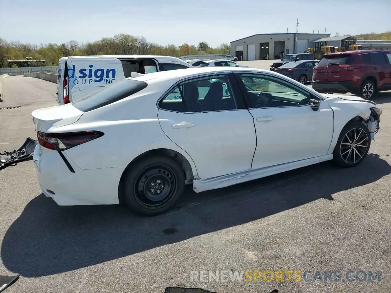 3 fotografías del automóvil dañado 4T1G11BK8RU117908 TOYOTA CAMRY 2024