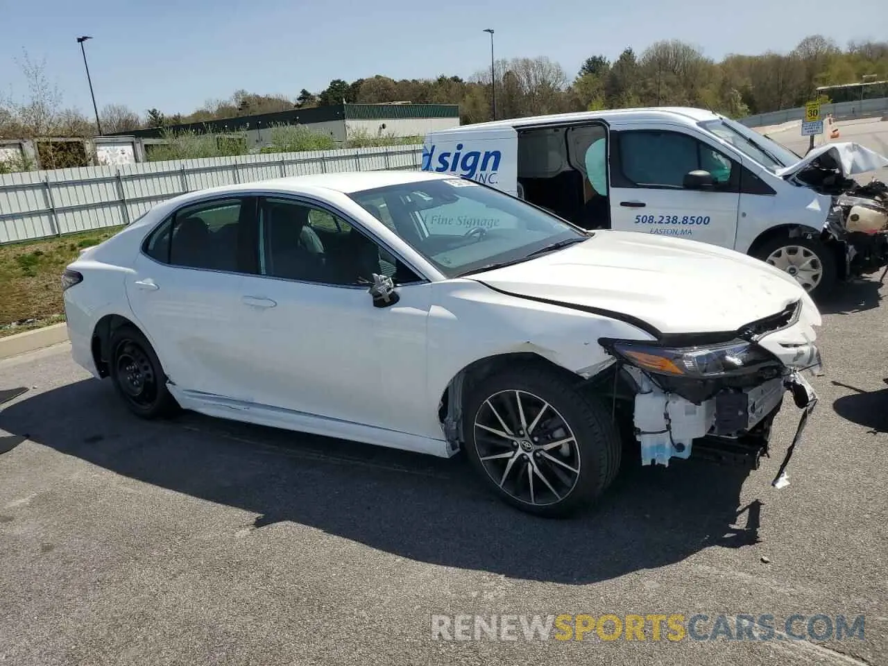 4 fotografías del automóvil dañado 4T1G11BK8RU117908 TOYOTA CAMRY 2024