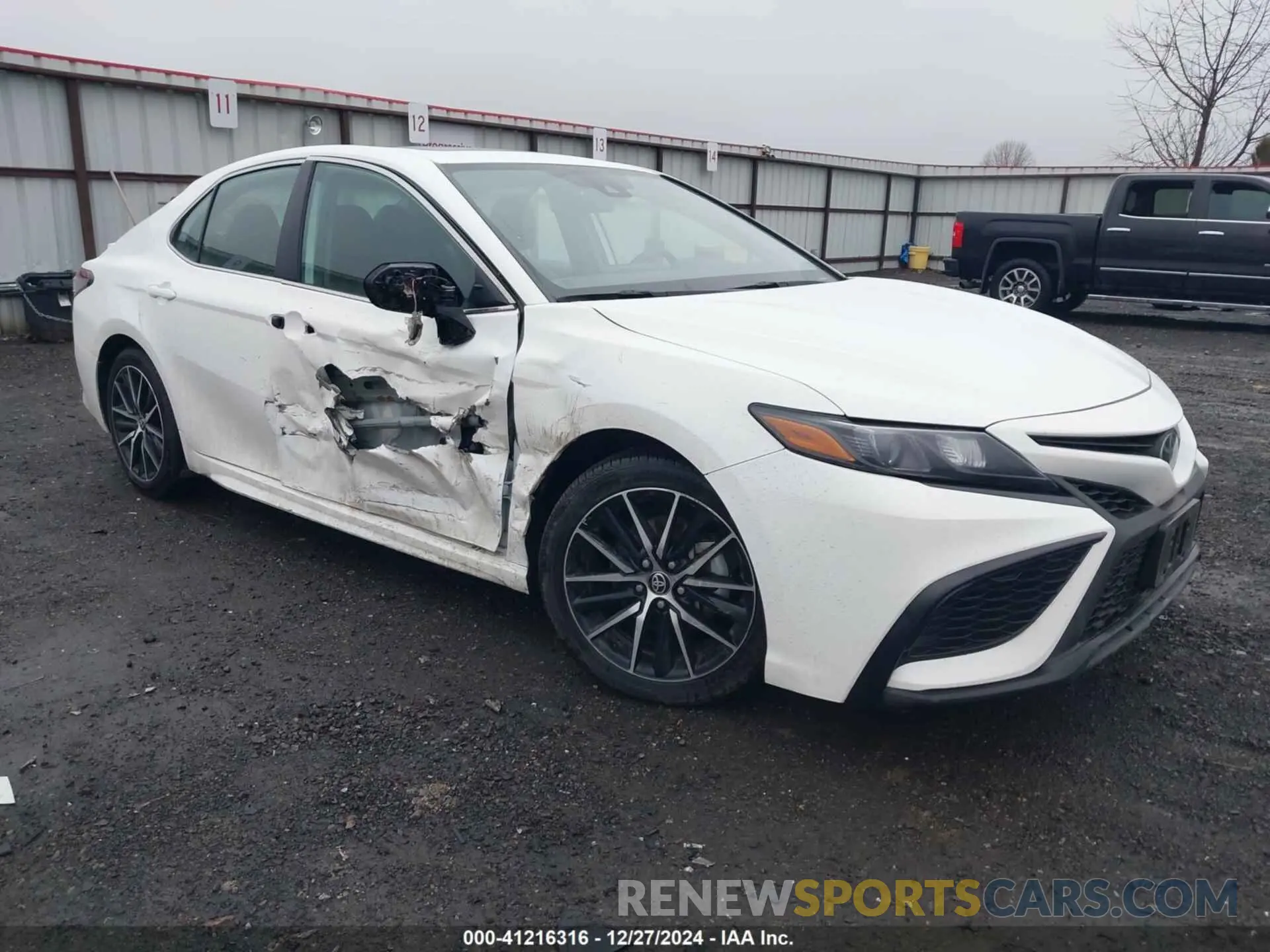 1 fotografías del automóvil dañado 4T1G11BK9RU111342 TOYOTA CAMRY 2024