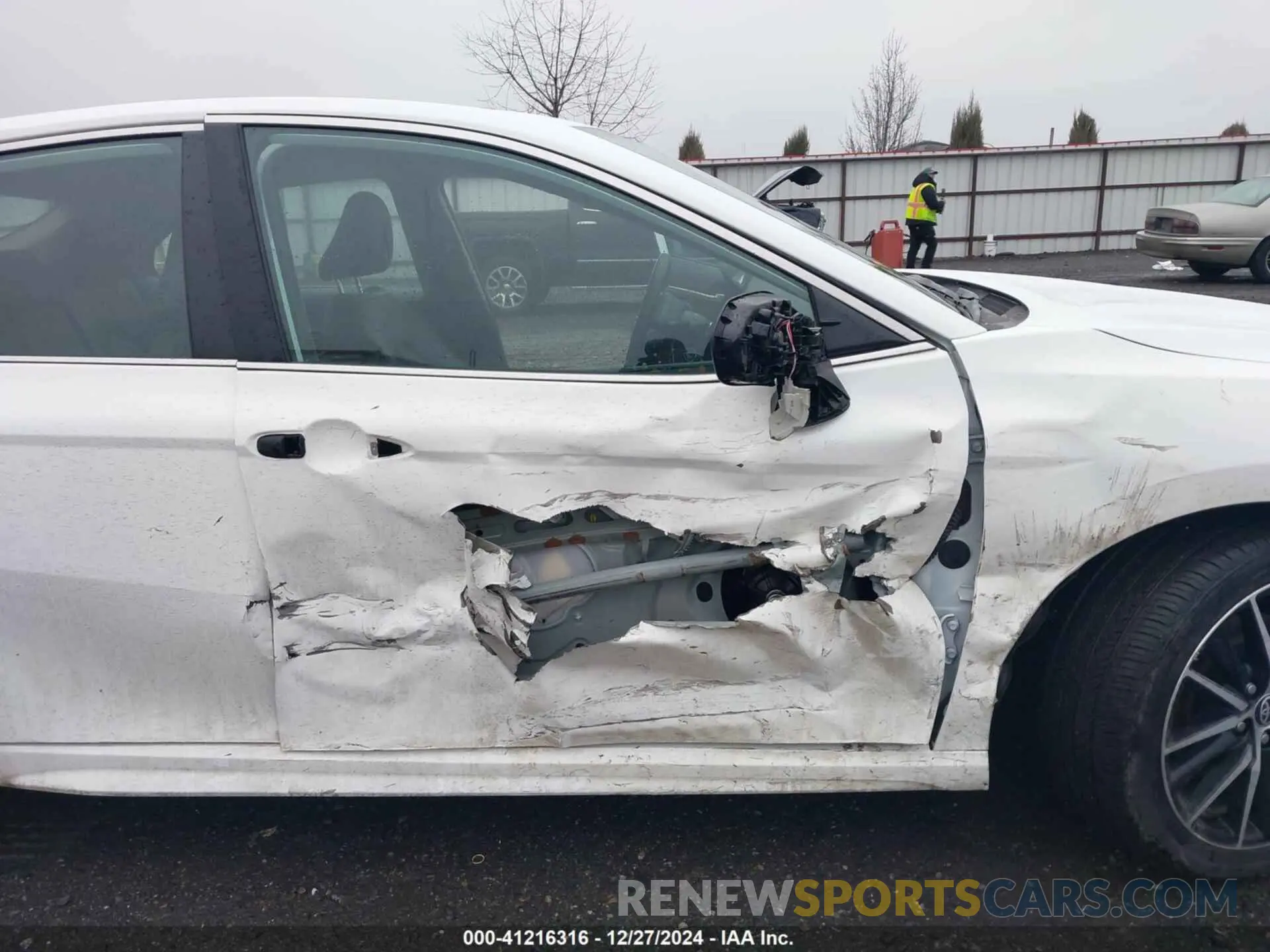 13 fotografías del automóvil dañado 4T1G11BK9RU111342 TOYOTA CAMRY 2024