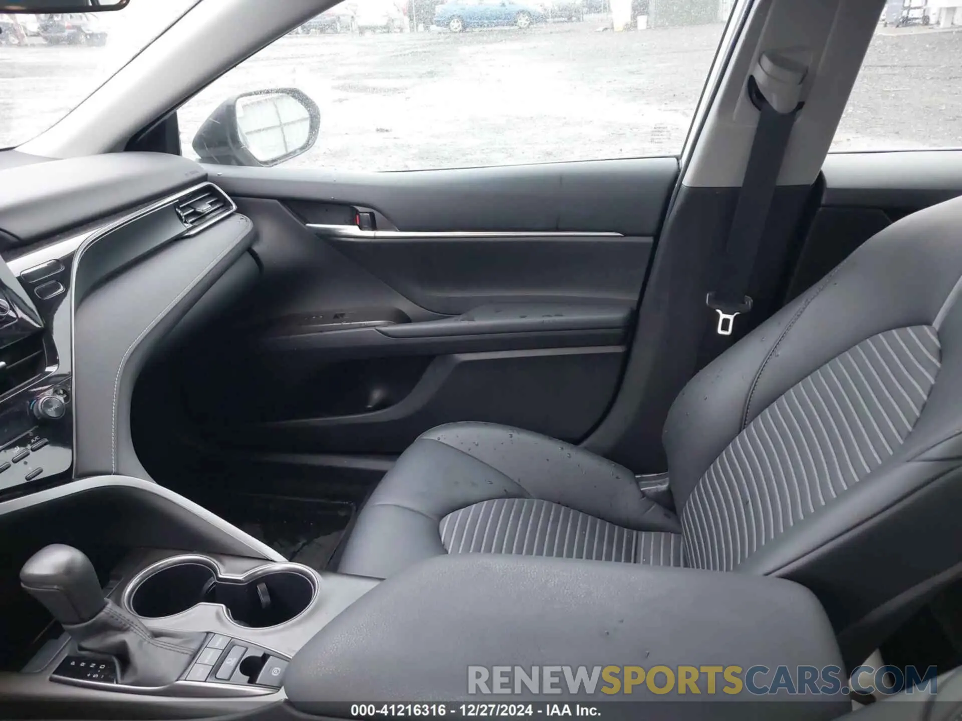 5 fotografías del automóvil dañado 4T1G11BK9RU111342 TOYOTA CAMRY 2024