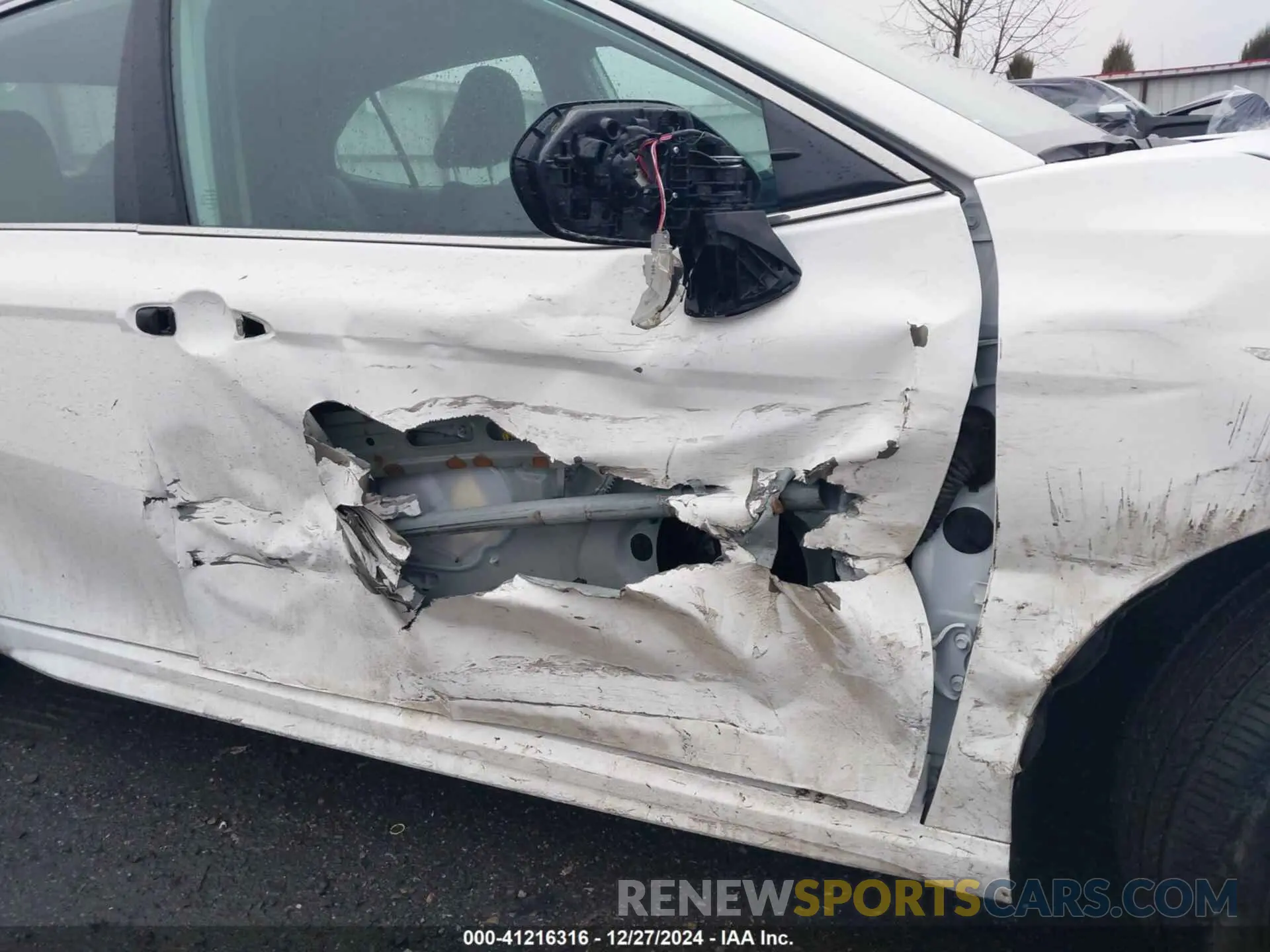 6 fotografías del automóvil dañado 4T1G11BK9RU111342 TOYOTA CAMRY 2024
