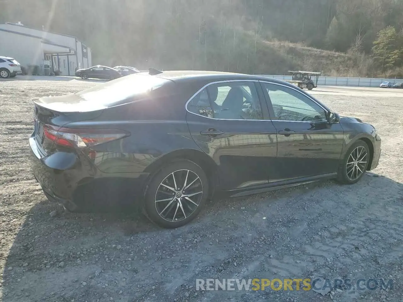 3 fotografías del automóvil dañado 4T1G11BK9RU114354 TOYOTA CAMRY 2024