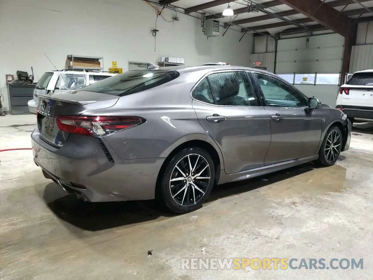 3 fotografías del automóvil dañado 4T1G11BK9RU119635 TOYOTA CAMRY 2024