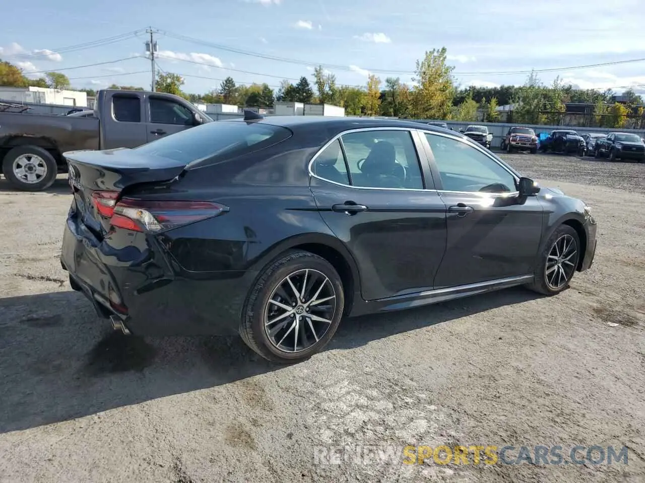 3 fotografías del automóvil dañado 4T1G11BK9RU121935 TOYOTA CAMRY 2024