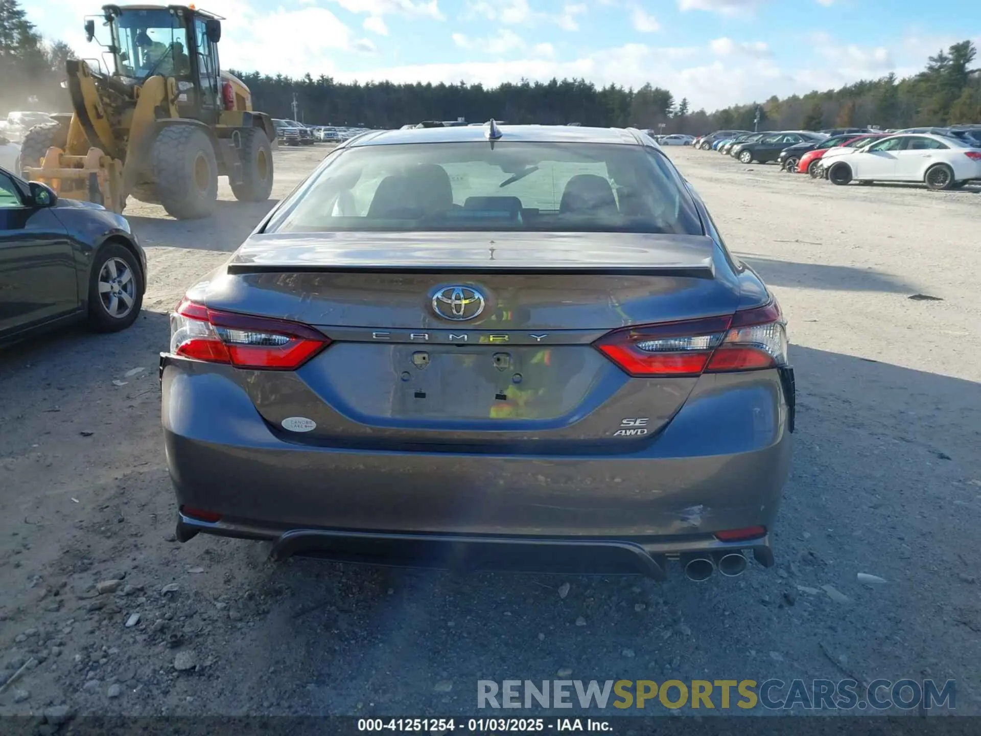 15 fotografías del automóvil dañado 4T1G11BKXRU117683 TOYOTA CAMRY 2024