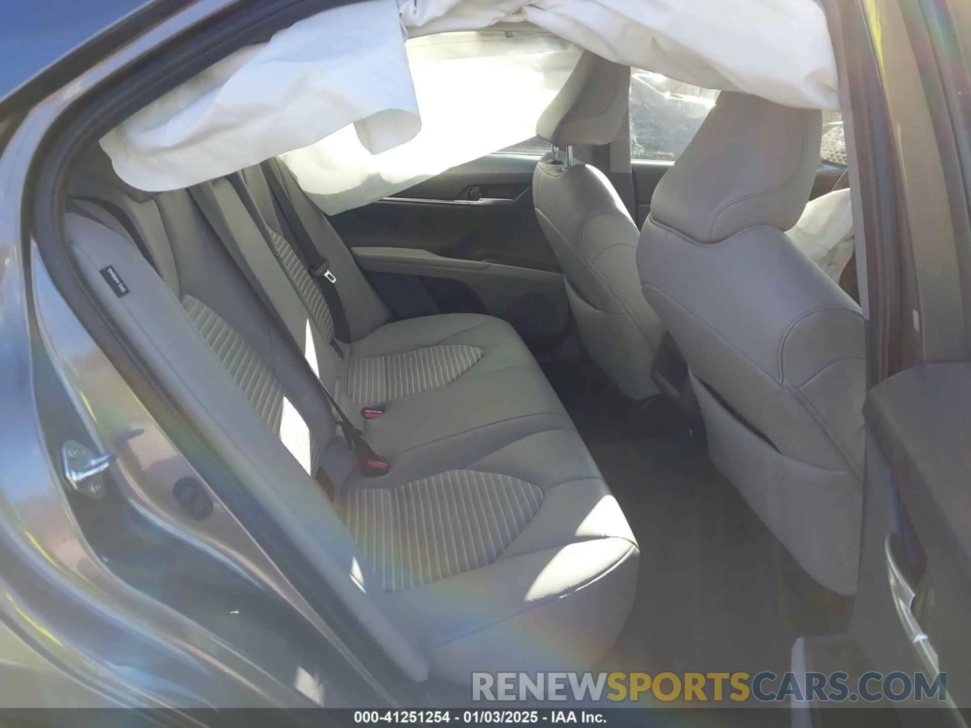8 fotografías del automóvil dañado 4T1G11BKXRU117683 TOYOTA CAMRY 2024