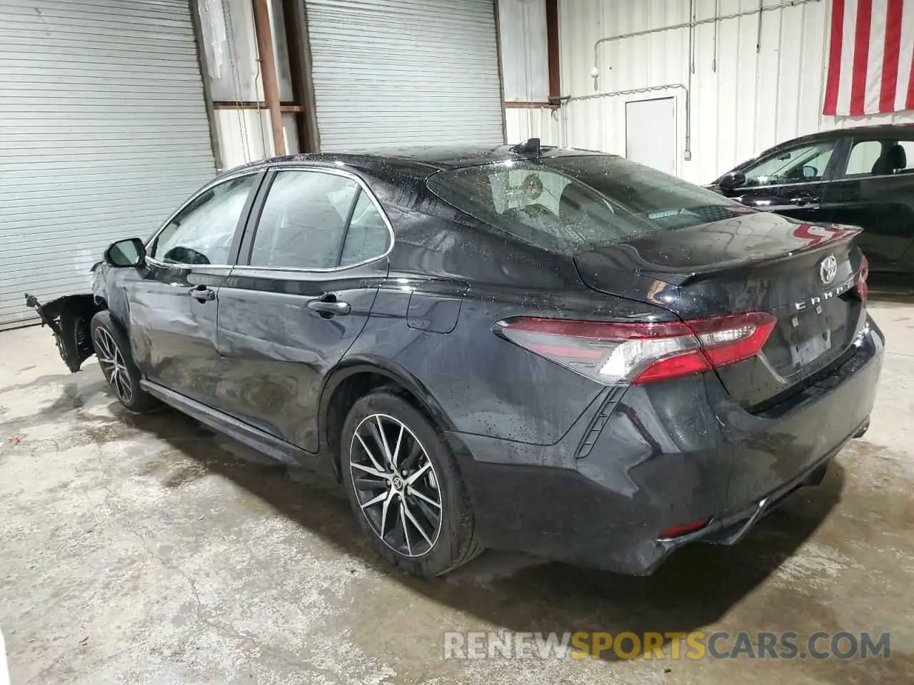 2 fotografías del automóvil dañado 4T1G11BKXRU119868 TOYOTA CAMRY 2024