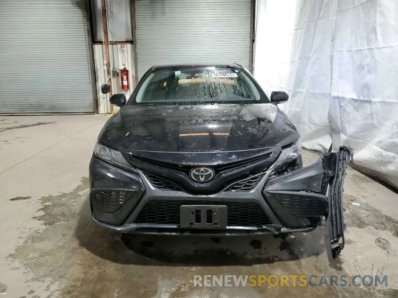 5 fotografías del automóvil dañado 4T1G11BKXRU119868 TOYOTA CAMRY 2024