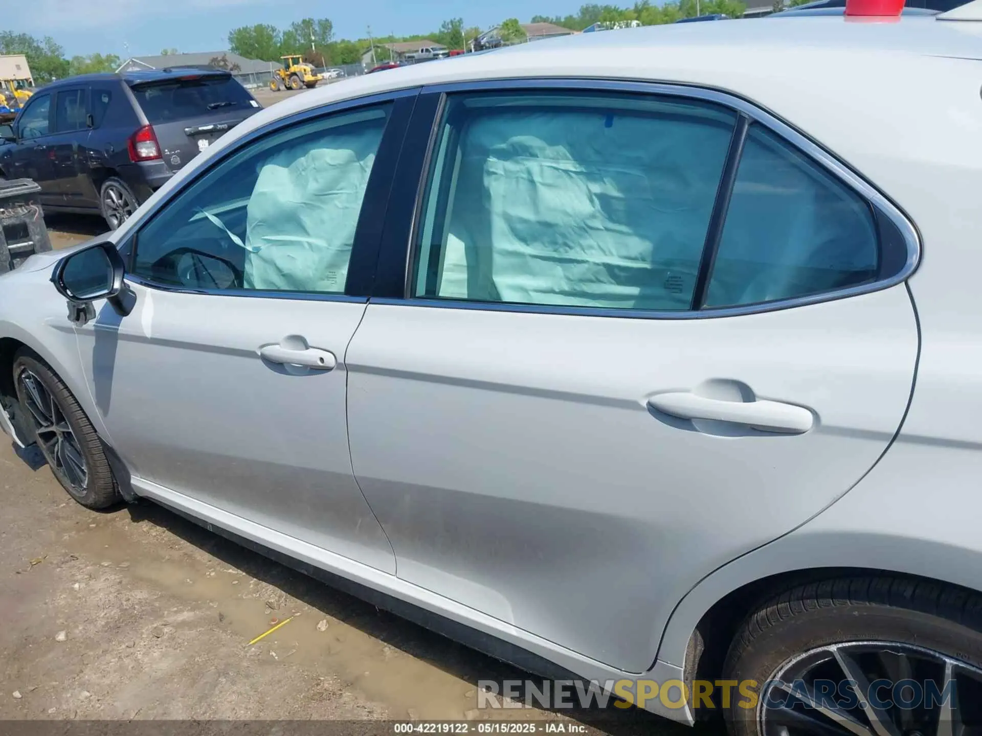 14 fotografías del automóvil dañado 4T1G11BKXRU126304 TOYOTA CAMRY 2024