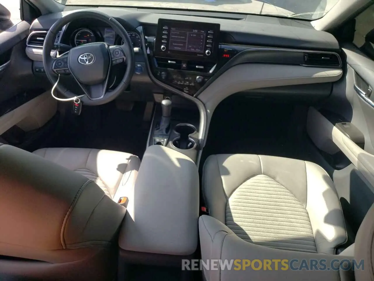 8 fotografías del automóvil dañado 4T1G31AK1RU631742 TOYOTA CAMRY 2024
