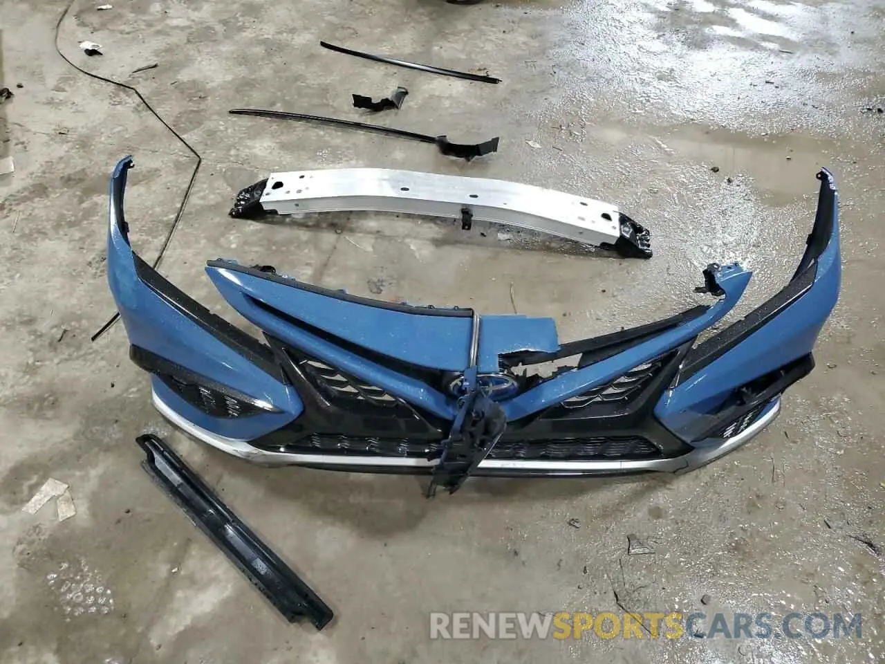 12 fotografías del automóvil dañado 4T1K31AK3RU077632 TOYOTA CAMRY 2024