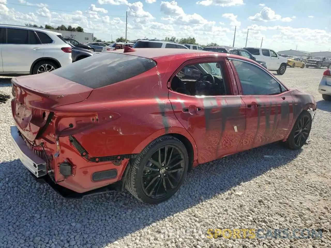 3 fotografías del automóvil dañado 4T1K31AK3RU079011 TOYOTA CAMRY 2024