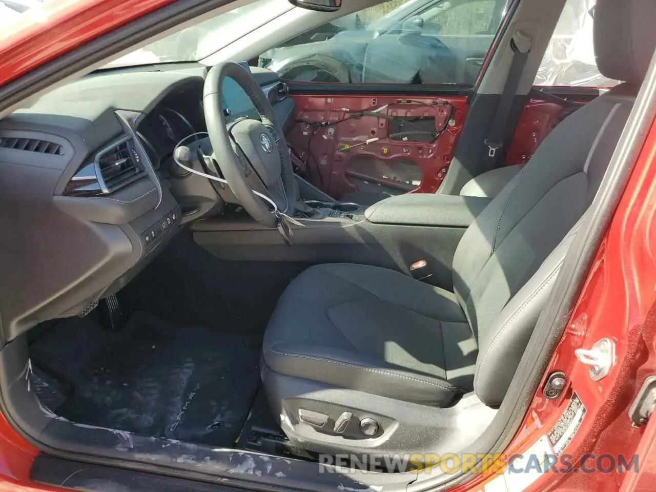 7 fotografías del automóvil dañado 4T1K31AK3RU079011 TOYOTA CAMRY 2024