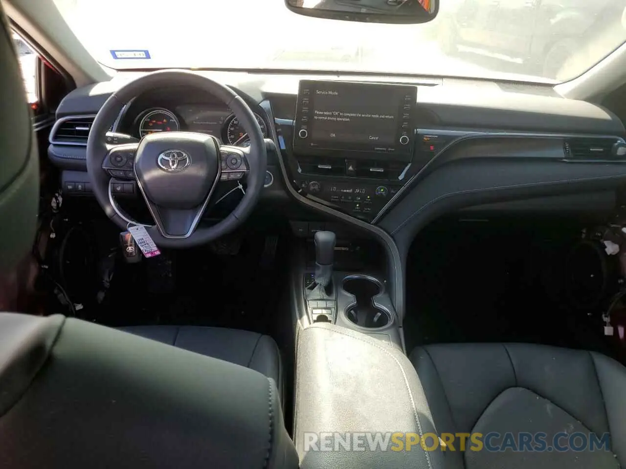 8 fotografías del automóvil dañado 4T1K31AK3RU079011 TOYOTA CAMRY 2024