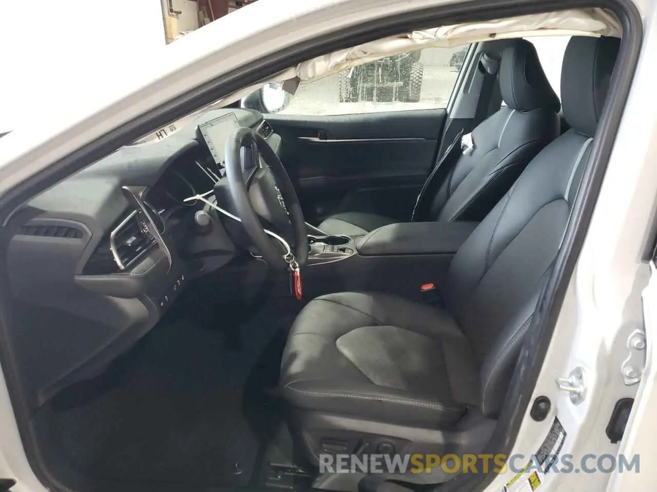 7 fotografías del automóvil dañado 4T1K31AK4RU077073 TOYOTA CAMRY 2024