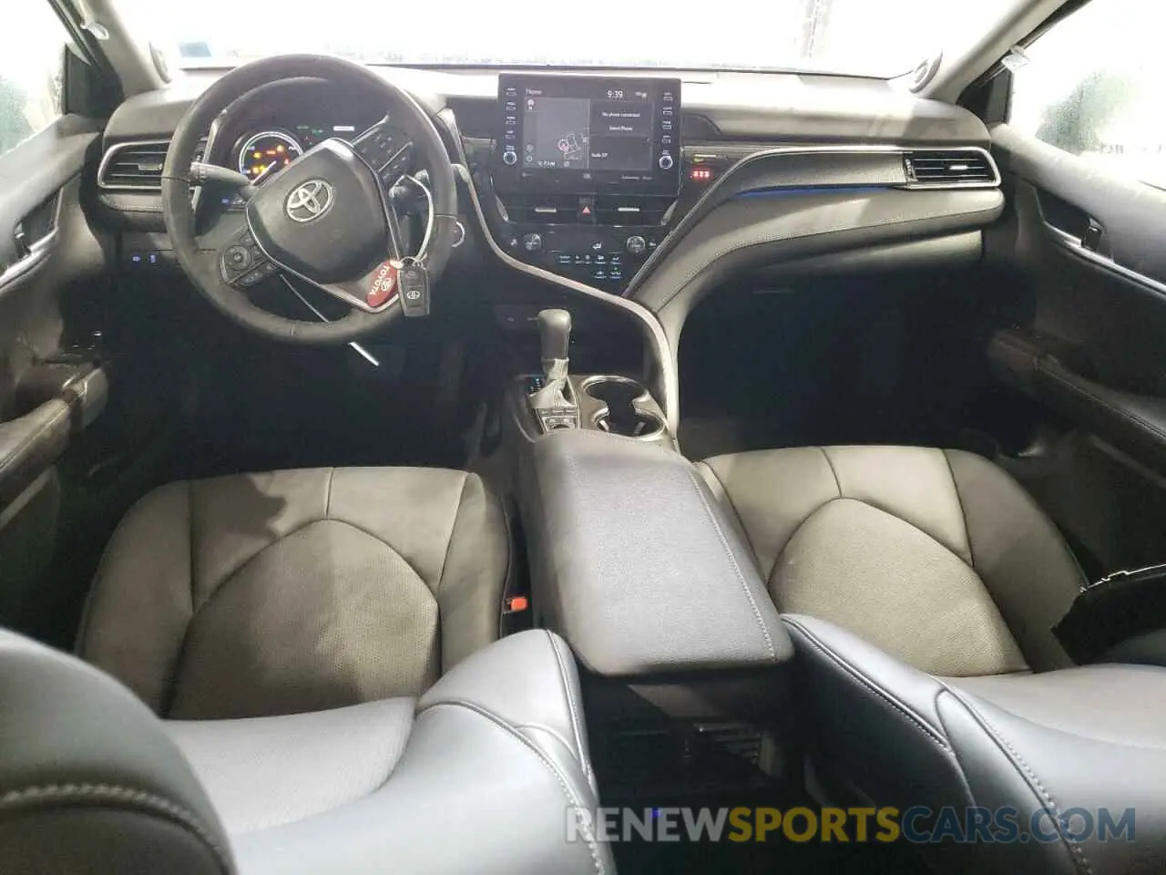 8 fotografías del automóvil dañado 4T1K31AK4RU077073 TOYOTA CAMRY 2024
