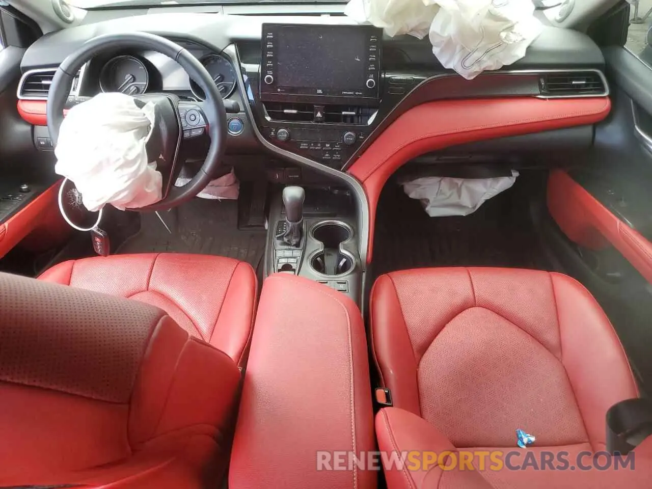 8 fotografías del automóvil dañado 4T1K31AK6RU064227 TOYOTA CAMRY 2024