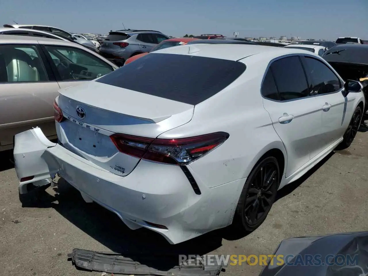 3 fotografías del automóvil dañado 4T1K31AK7RU630329 TOYOTA CAMRY 2024