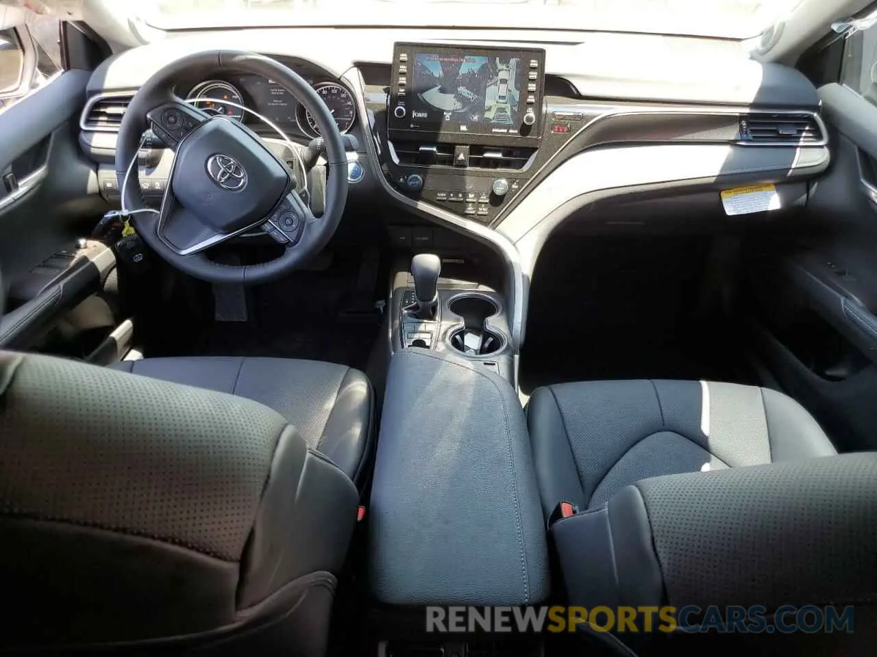 8 fotografías del automóvil dañado 4T1K31AK7RU630329 TOYOTA CAMRY 2024