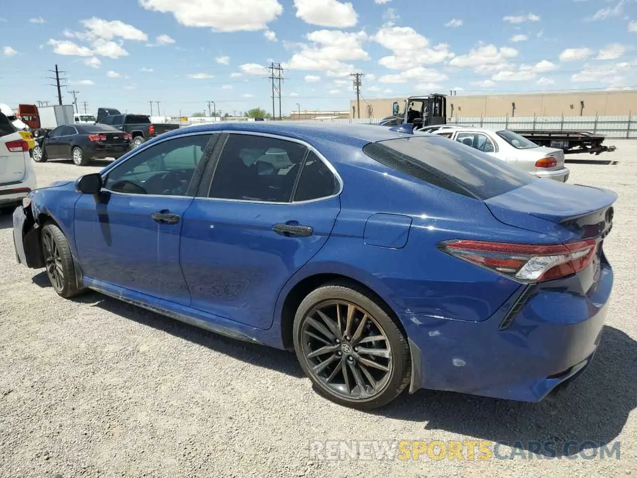 2 fotografías del automóvil dañado 4T1K61AK0RU201430 TOYOTA CAMRY 2024