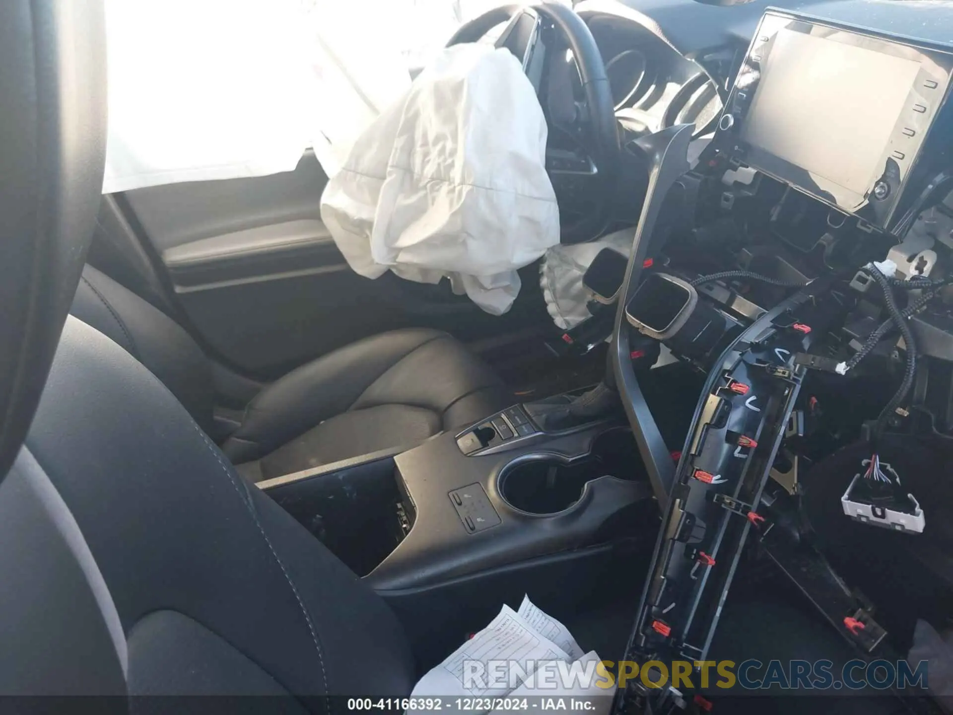 5 fotografías del automóvil dañado 4T1K61AK0RU233634 TOYOTA CAMRY 2024