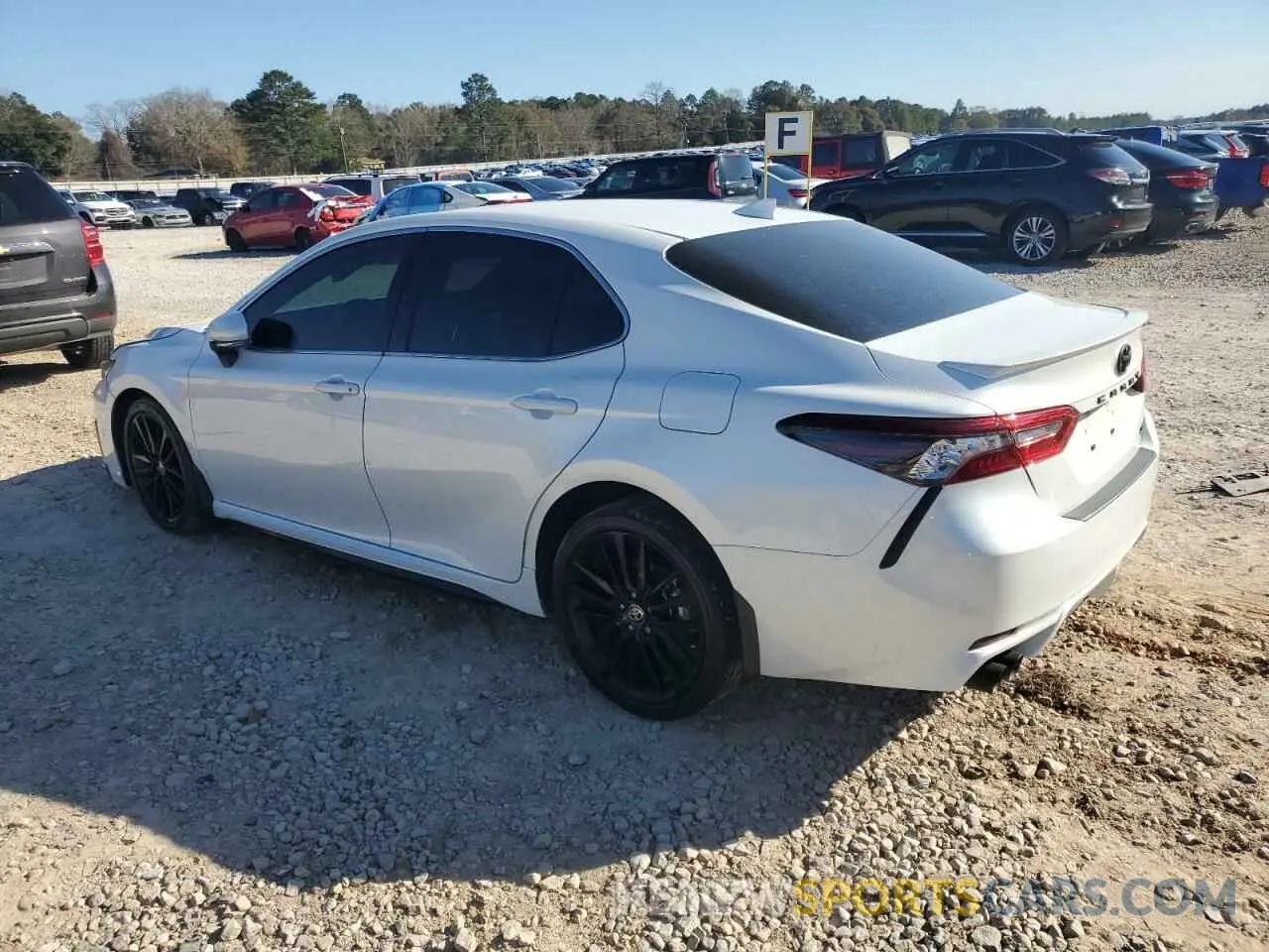 2 fotografías del automóvil dañado 4T1K61AK0RU871396 TOYOTA CAMRY 2024