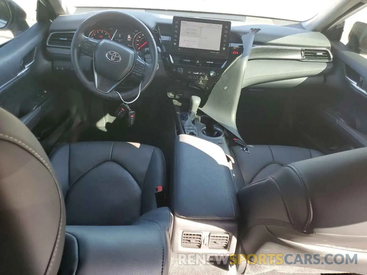 8 fotografías del automóvil dañado 4T1K61AK0RU871396 TOYOTA CAMRY 2024
