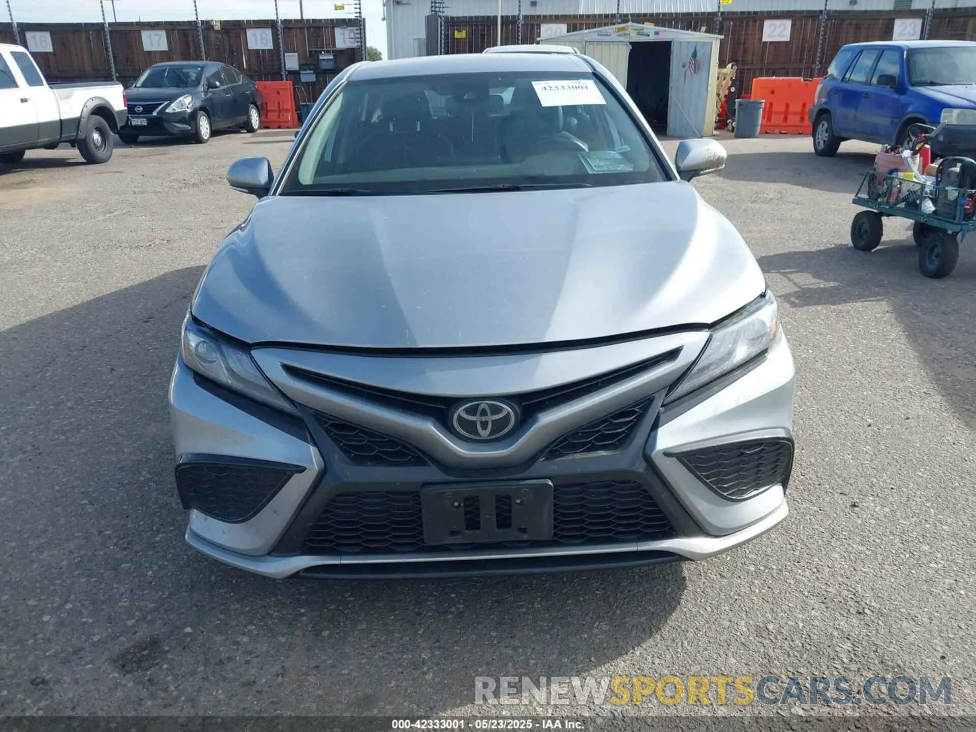 12 fotografías del automóvil dañado 4T1K61AK1RU896999 TOYOTA CAMRY 2024