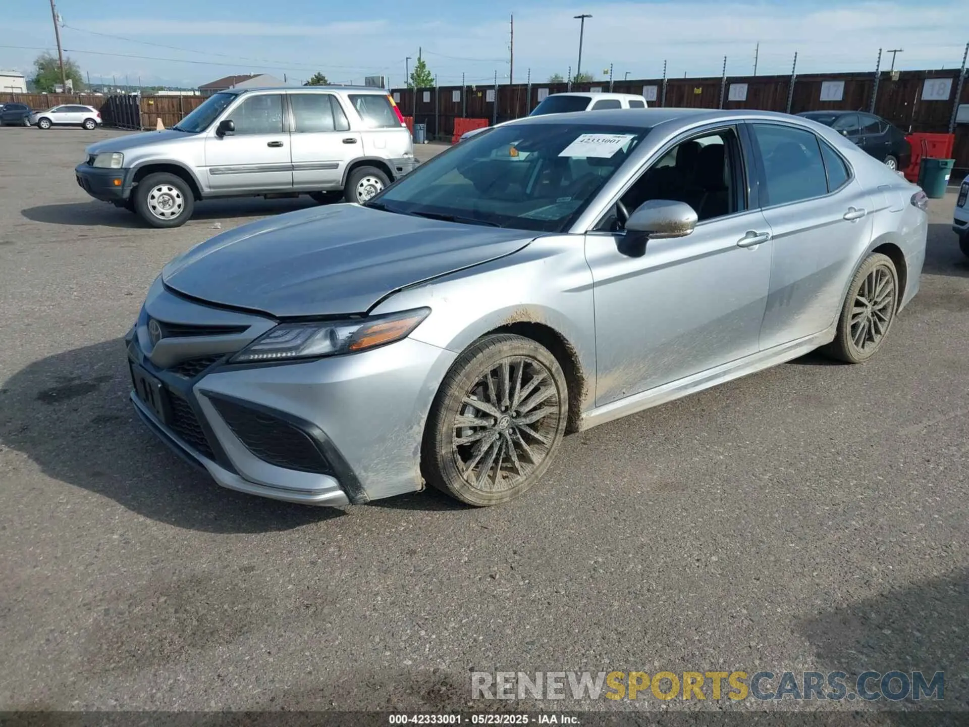 2 fotografías del automóvil dañado 4T1K61AK1RU896999 TOYOTA CAMRY 2024