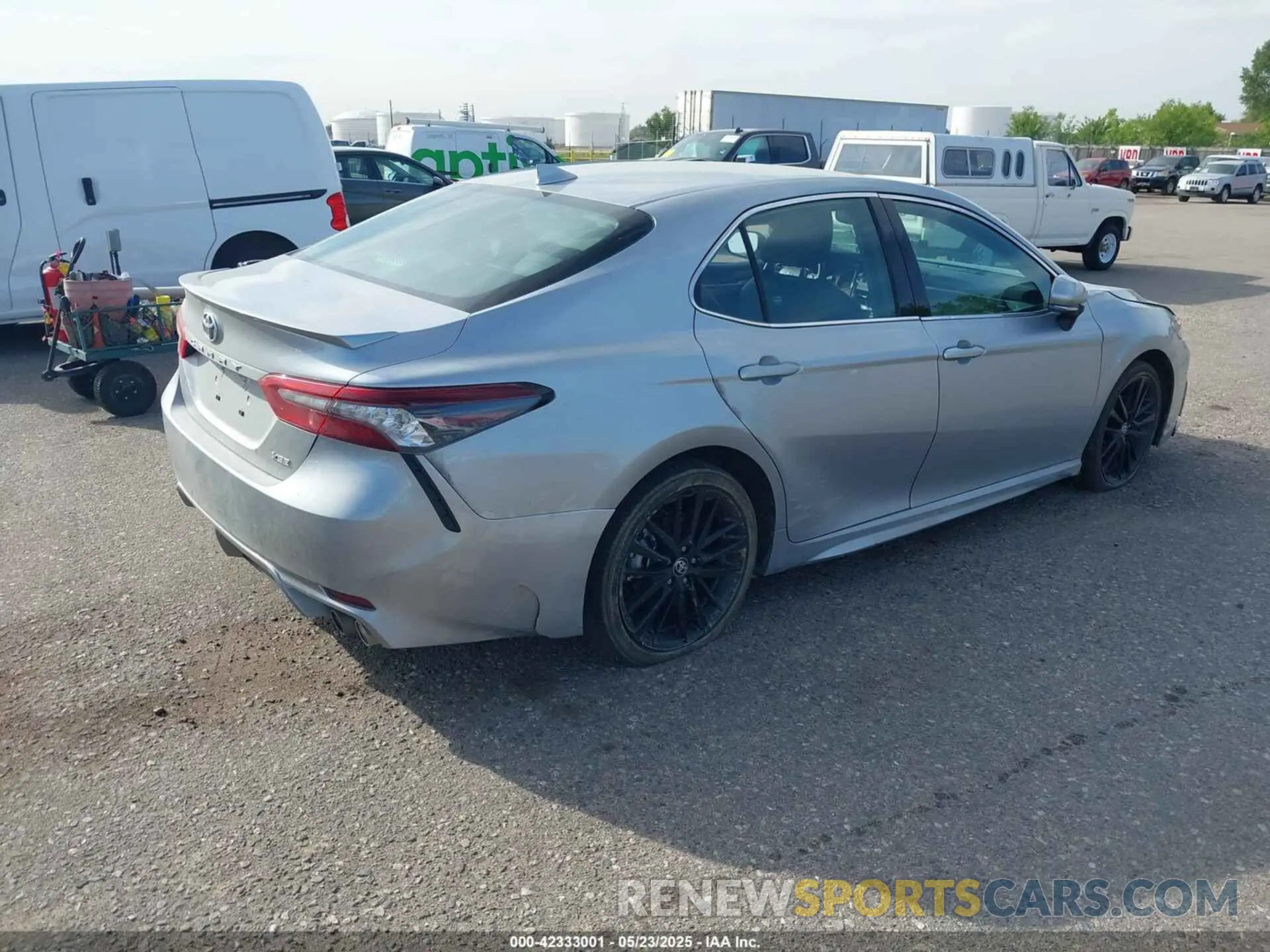 4 fotografías del automóvil dañado 4T1K61AK1RU896999 TOYOTA CAMRY 2024