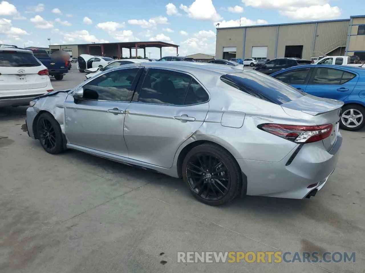 2 fotografías del automóvil dañado 4T1K61AK1RU919651 TOYOTA CAMRY 2024