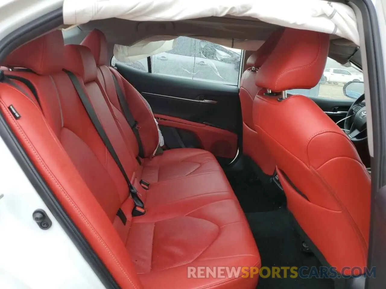 11 fotografías del automóvil dañado 4T1K61AK2RU208847 TOYOTA CAMRY 2024