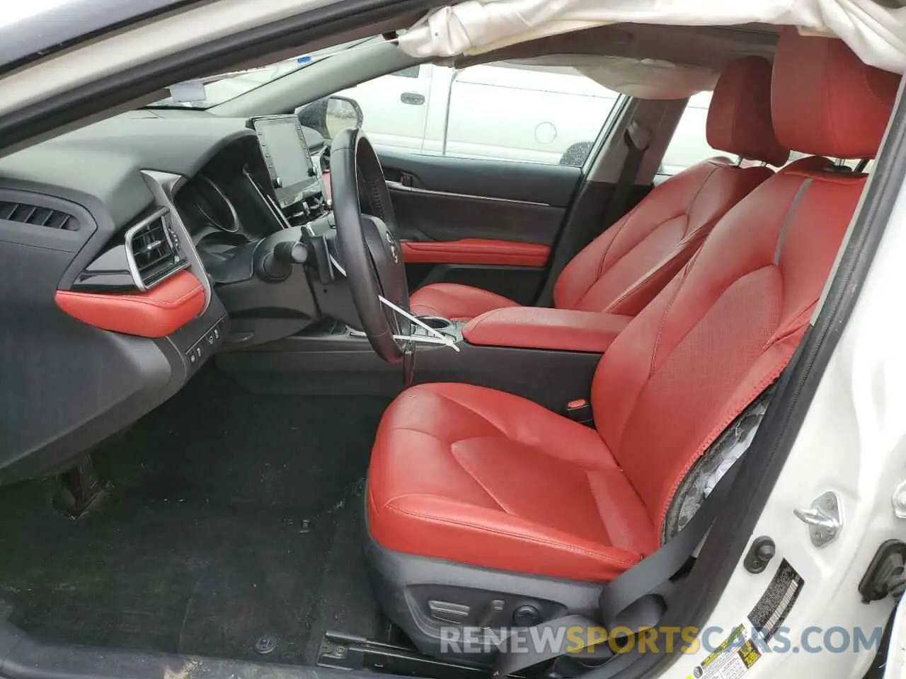 7 fotografías del automóvil dañado 4T1K61AK2RU208847 TOYOTA CAMRY 2024