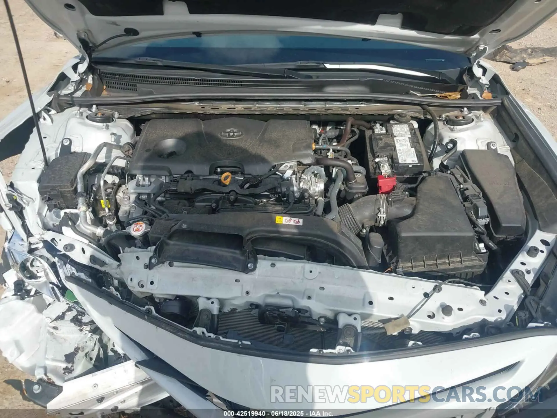 10 fotografías del automóvil dañado 4T1K61AK2RU209996 TOYOTA CAMRY 2024